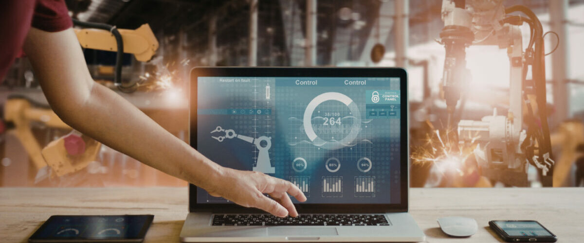Tableau de bord industriel affichant un SPC intelligent pour le suivi en temps réel de la qualité et des performances de production.